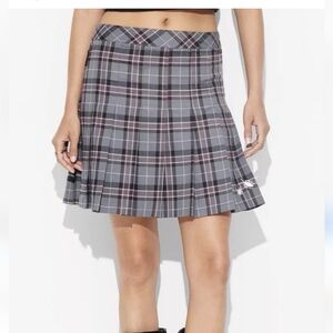 Women’s Target Exclusive Beetlejuice Astrid Uniform Mini Graphic Skort ~ Gray